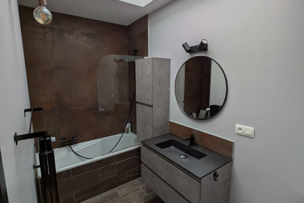 Peinture et rénovation salle de bain à Charleroi – Bigjo Company